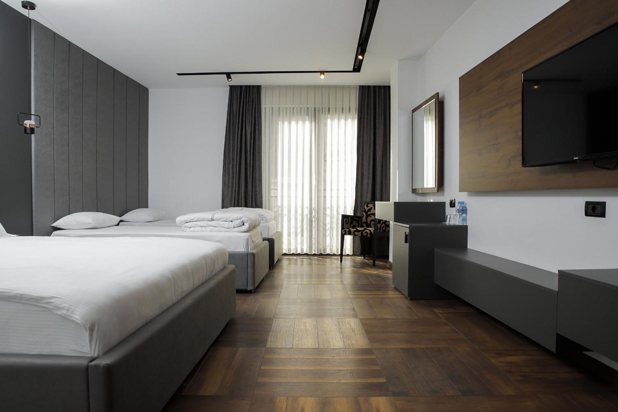 Triumf Hotel Prizren Extérieur photo