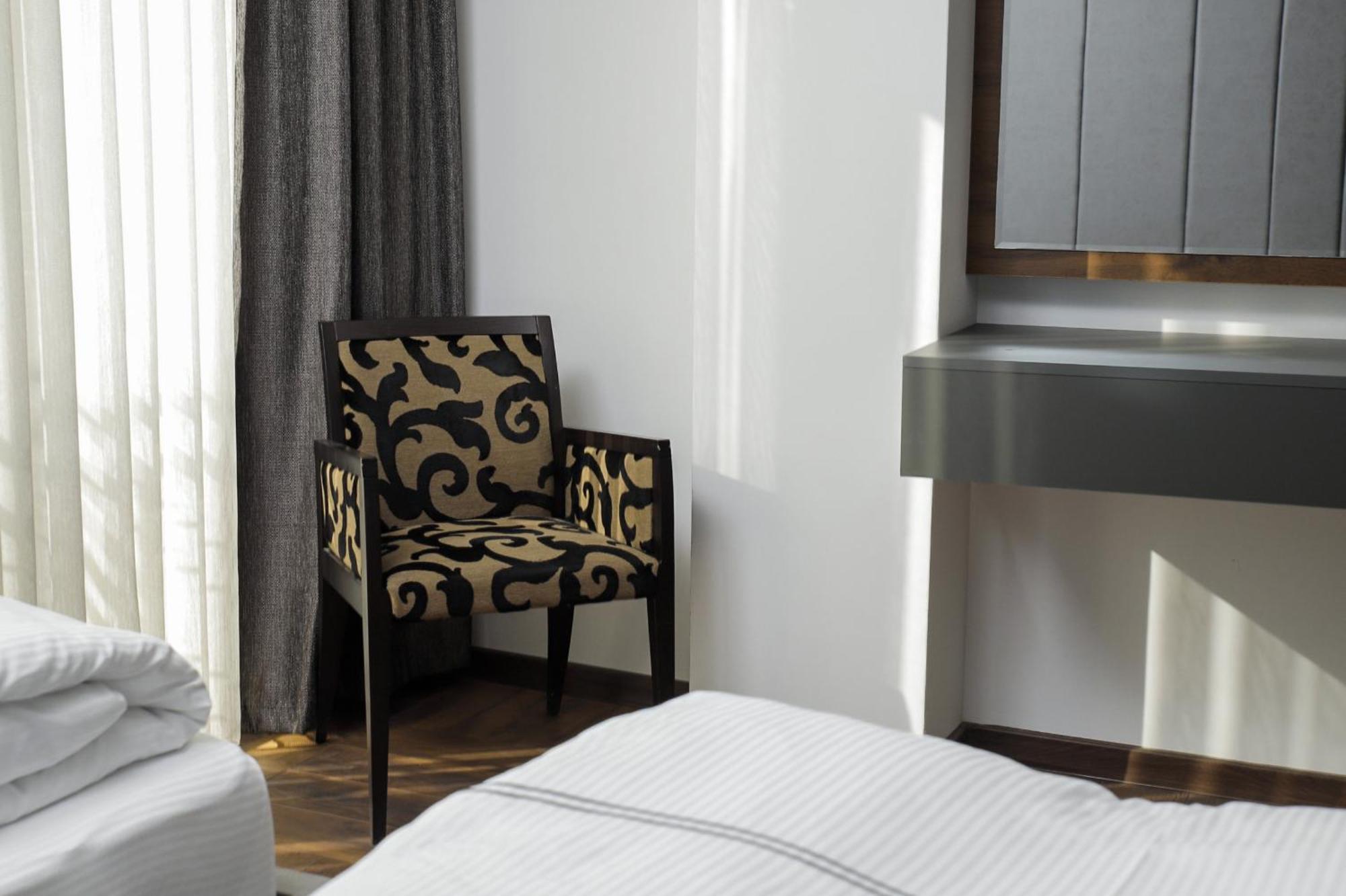 Triumf Hotel Prizren Extérieur photo