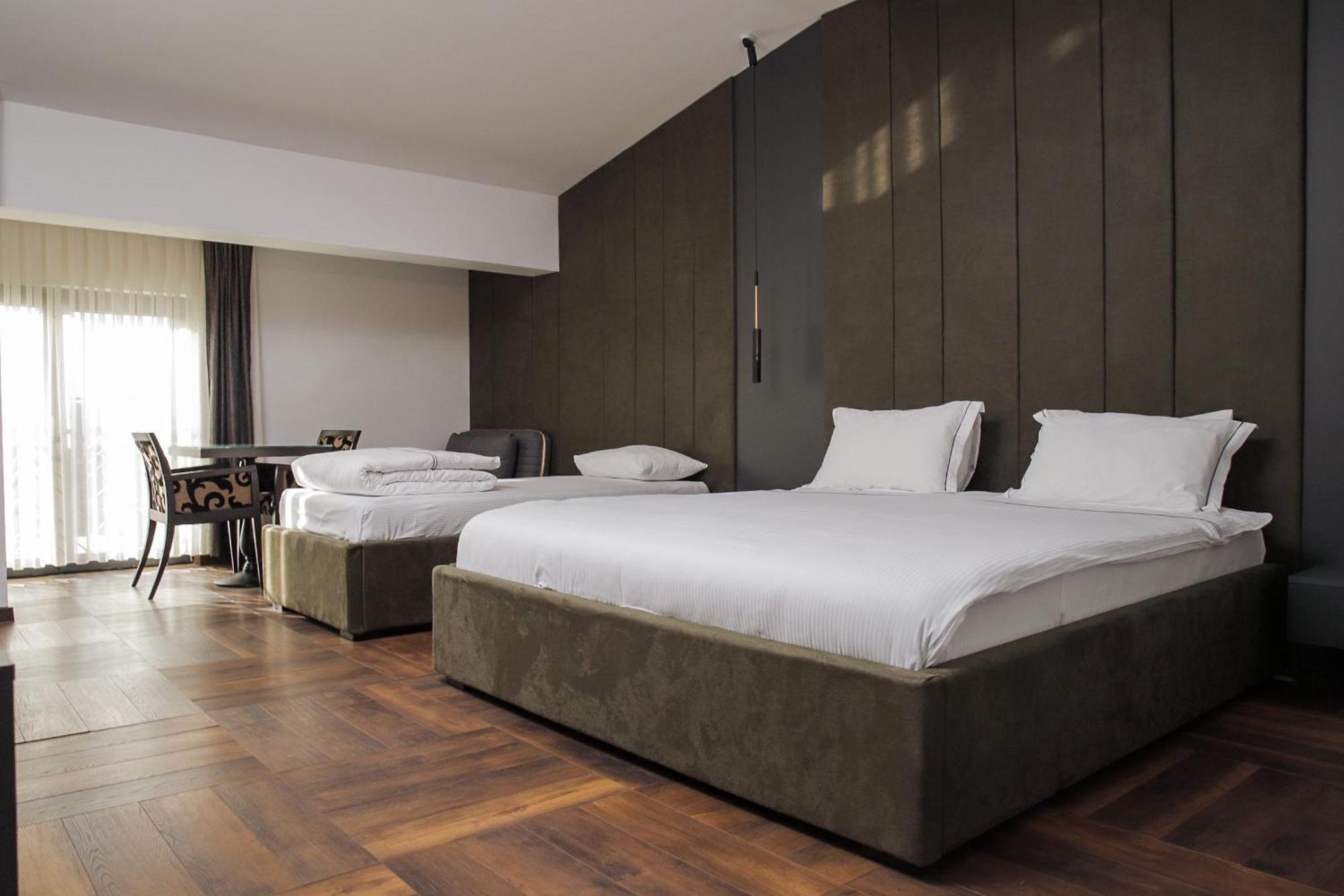Triumf Hotel Prizren Extérieur photo