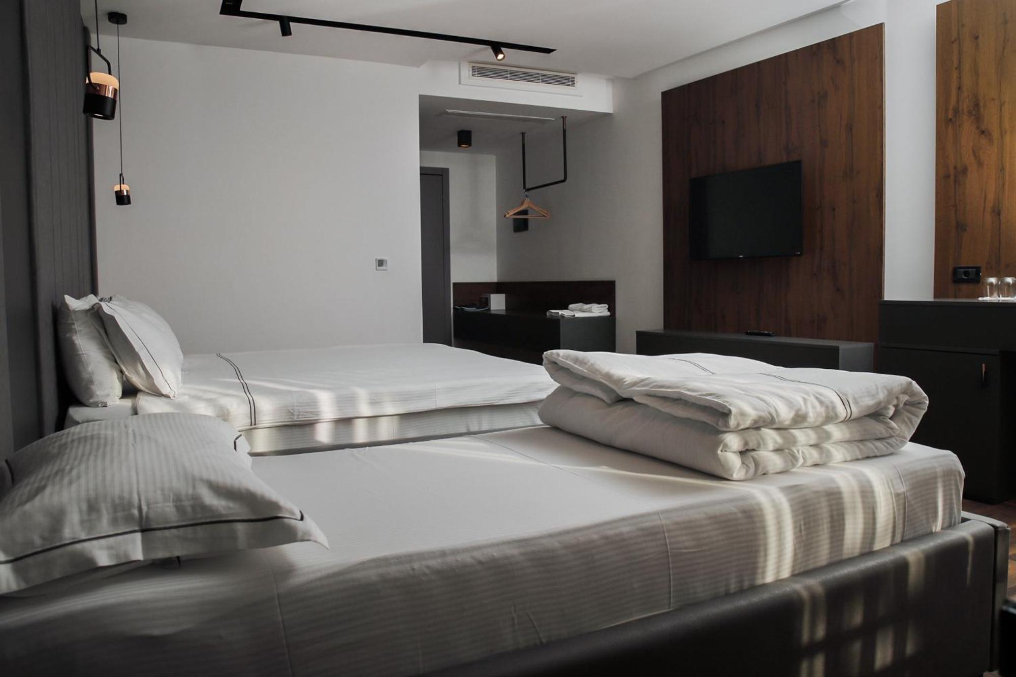 Triumf Hotel Prizren Extérieur photo